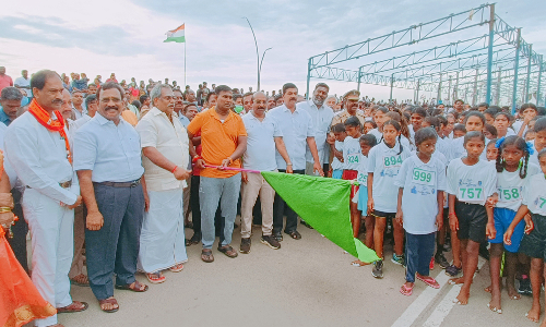 75-வது சுதந்திர தினத்தையொட்டி  3000 மாணவர்கள் பங்கேற்ற மாரத்தான் போட்டி