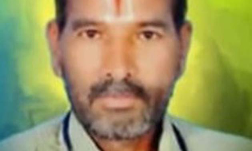 மேல்மலையனூரில் மோட்டார் சைக்கிளில் இருந்து தவறி விழுந்த அரசு ஊழியர் சாவு