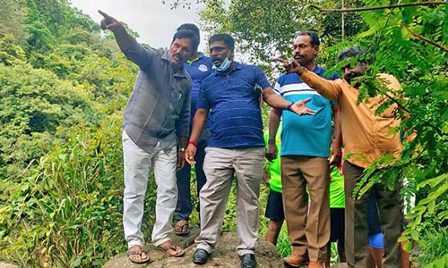 பெரும்பாறை அருகே வாலிபர் தவறிவிழுந்த இடத்தில் அதிகாரிகள் ஆய்வு