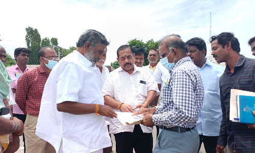 ஆற்றங்கரையில் படித்துறை  தேனீ.ஜெயக்குமார்  ஆய்வு