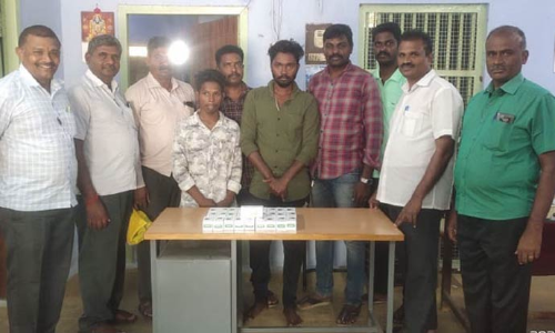 சித்தோட்டில் வீட்டில் பதுக்கி வைத்து போதை மாத்திரைகள் விற்பனை