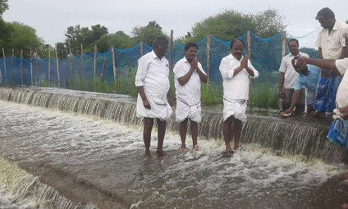 கனமழையால் அணை, ஏரிகள் நிரம்பி வழிகிறது