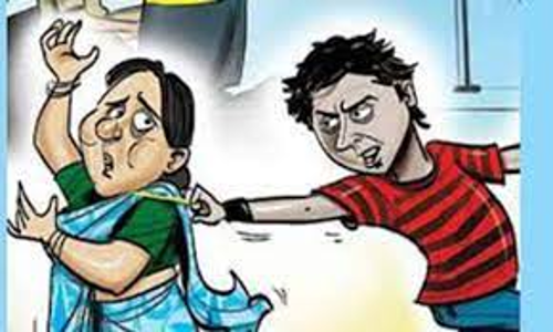 திருச்சி அருகே ஓடும் பஸ்சில் பெண்ணிடம் நகை கொள்ளை