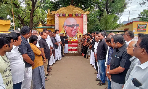 வடவள்ளியில் கருணாநிதி படத்துக்கு மரியாதை