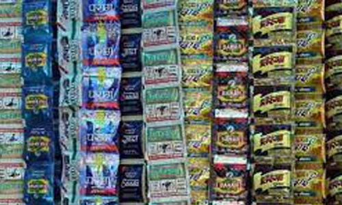 சூலூரில் 250 கிலோ குட்கா பறிமுதல்;வாலிபர் கைது