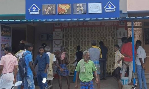 கள்ளக்குறிச்சி அருகே நகைக்கடையை உடைத்து 281 பவுன் நகைகள் கொள்ளை- மர்ம கும்பல் கைவரிசை