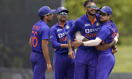 வெஸ்ட் இண்டீஸ் அணிக்கு எதிரான கடைசி டி20 போட்டி- இந்திய சுழற்பந்து வீச்சாளர்கள் சாதனை