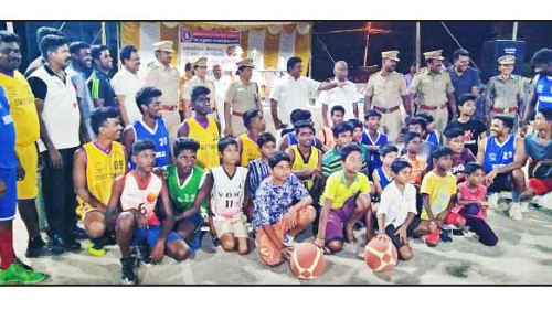 வடமதுரை அரசு பள்ளியில் கூடைப்பந்து போட்டி