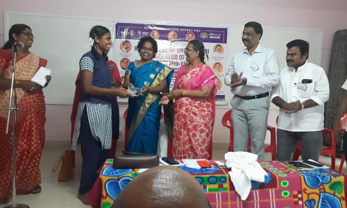 தருமபுரி அவ்வையார் அரசு மகளிர் பள்ளியில்  உலக தாய்ப்பால் வார விழா