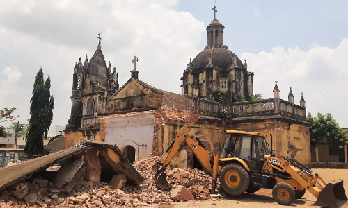 பெரம்பலூர் அருகே 161 ஆண்டு பழமையான தேவாலயம் இடிப்பு