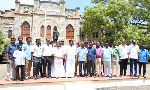 முன்னாள் மாணவர்கள் சந்திப்பு