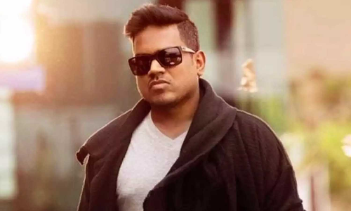 காமன்வெல்த் அரங்கில் ஒலித்த யுவன் பாடல்.. வைரலாகும் வீடியோ..