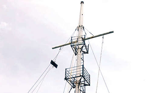 கடலூர் துறைமுகத்தில் 1-ம் எண் புயல் எச்சரிக்கை கூண்டு ஏற்றம்