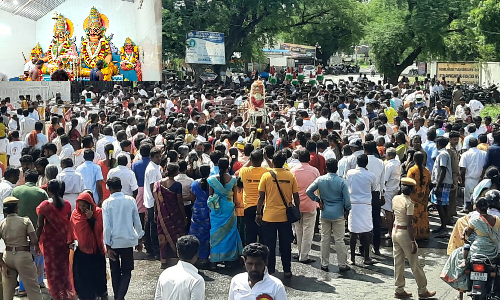 ஊத்தங்கரையில்   மகா முனியப்பன் கோவில் திருவிழா