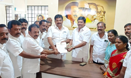 தி.மு.க. உட்கட்சி தேர்தலில்  ஒசூர் மாநகர செயலாளர் பதவிக்கு   போட்டியிட, மேயர் சத்யா விருப்ப மனு