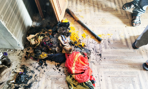 டீ கடையில் தீ விபத்து