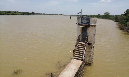 தென்பெண்ணை ஆற்றின் இருந்து  தண்ணீர் புதுச்சேரியை எட்டியது