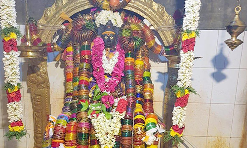 காளியம்மனுக்கு 10 ஆயிரத்து 8 வளையல் அலங்காரம்