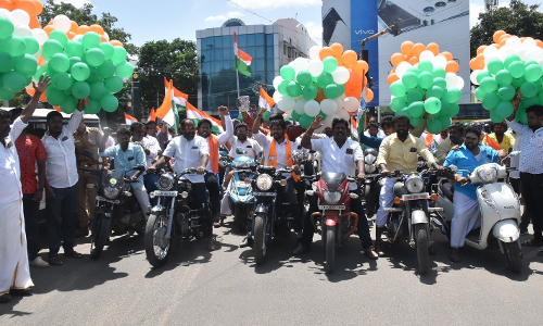 சுதந்திர தின விழாவை முன்னிட்டு  திருச்சியில் பா.ஜ.க. இளைஞர் அணி சார்பில் மோட்டார் சைக்கிள் பேரணி