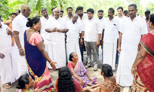 கட்சியும், தொண்டர்களும் எடப்பாடி பழனிசாமி  பக்கம்தான் உள்ளனர்- முன்னாள் அமைச்சர் பேட்டி