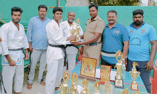 பள்ளிகளுக்கு இடையே கராத்தே போட்டி