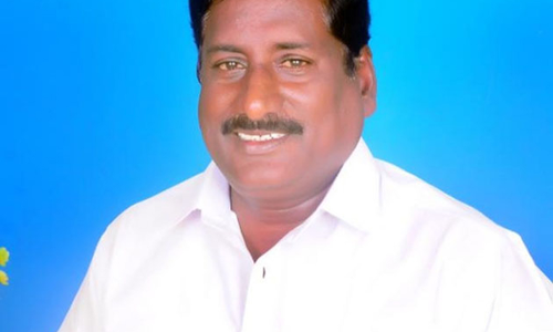 வானூர் அருகே தி.மு.க. பிரமுகர் கொலை போலீசில் சிக்கிய 3 பேரிடம் கிடுக்கிப்பிடி விசாரணை