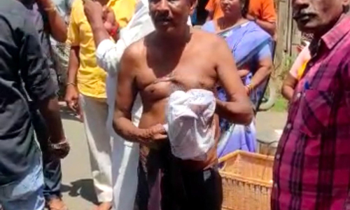 கடலூரில் வீட்டுக்கு சீல் வைக்க வந்தனர்: அதிகாரிகளை கண்டித்து தீ குளிக்க முயன்ற முதியவர்