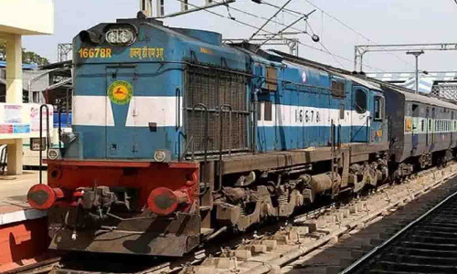 மங்களூர் ரெயில் மொரப்பூரில் நின்று செல்ல நடவடிக்கை - திருப்பூர் பயணிகள் வலியுறுத்தல்