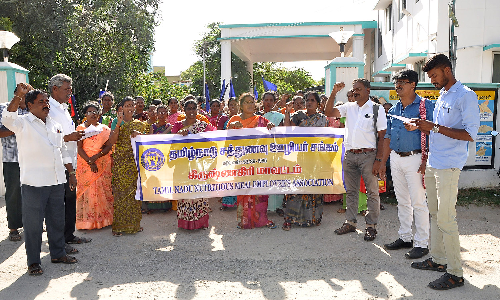 காலை சிற்றுண்டியை  தனியாரிடம் ஒப்படைப்பதை கைவிட வேண்டும்