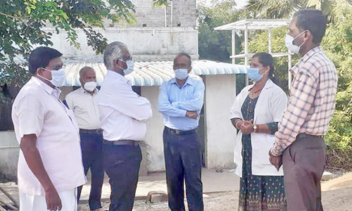 வெள்ள நிவாரண முகாம்களில் ஆய்வு