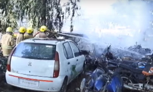 ஆயுதப்படை மைதானத்தில் திடீர் தீ விபத்து- 50 டூவீலர்கள் எரிந்து சேதம்