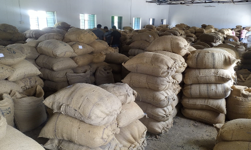 வெள்ளகோவில் வேளாண் ஒழுங்குமுறை விற்பனை கூடத்தில் ரூ.75லட்சத்துக்கு சூரியகாந்தி விதை விற்பனை