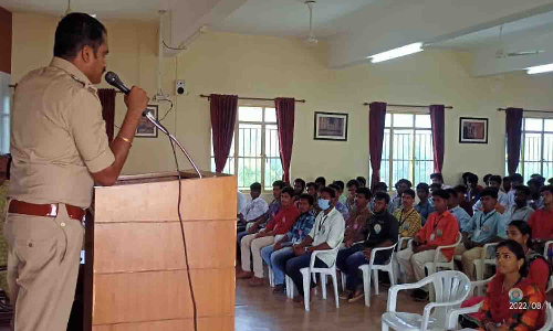 உடுமலை அரசு பள்ளிகளில் போதைப்பொருட்கள் தடுப்பு  விழிப்புணர்வு நிகழ்ச்சி