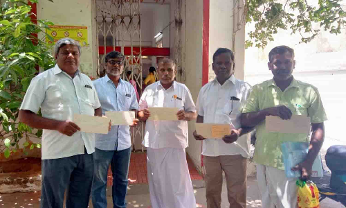 மின் கட்டண உயர்வை ரத்து செய்ய வலியுறுத்தி முதல்வருக்கு பதிவுத்தபால் அனுப்பிய விசைத்தறியாளர்கள்