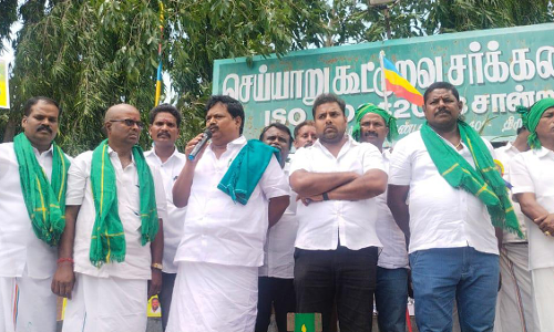 செய்யாறு கூட்டுறவு சர்க்கரை ஆலை முன்பு முற்றுகை போராட்டம்