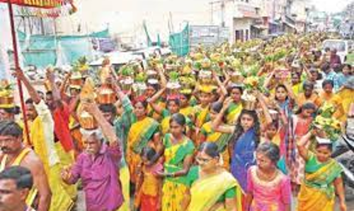 பட்டத்து மாரியம்மன் கோவிலில் பால்குட ஊர்வலம்