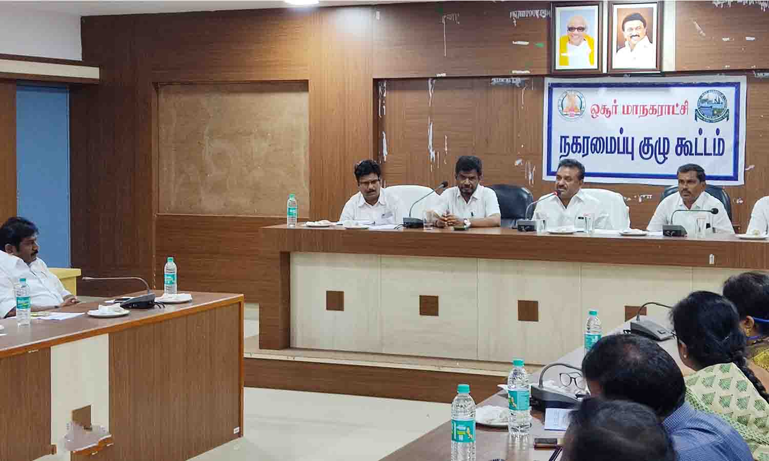 ஓசூரில் போக்குவரத்து நெரிசலை கட்டுப்படுத்த நடவடிக்கை மேற்கொள்ளப்படும்- நகரமைப்பு குழு கூட்டத்தில், மேயர் சத்யா பேச்சு ஓசூரில் போக்குவரத்து நெரிசலை கட்டுப்படுத்த நடவடிக்கை மேற்கொள்ளப்படும்- நகரமைப்பு குழு கூட்டத்தில், மேயர் சத்யா பேச்சு