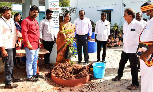 தருமபுரி மாசு கட்டுப்பாடு வாரிய கூட்டரங்கில்  தடை செய்யப்பட்ட பிளாஸ்டிக்   பொருட்கள் குறித்து ஆய்வுக் கூட்டம்