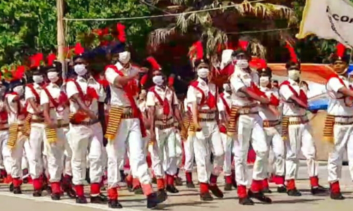 போலீசார் இறுதி அணிவகுப்பு ஒத்திகை