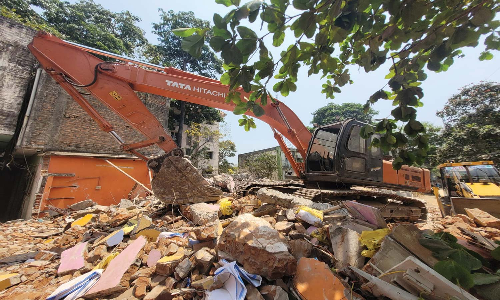 மேல்விஷாரத்தில் ஆக்கிரமிப்பு வீடுகள் அகற்றம்