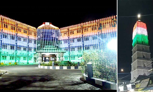 மூவர்ண விளக்குகளால் ஜொலிக்கும்  மாவட்ட கலெக்டர் அலுவலகம், நாகூர் தர்கா