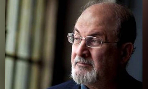 சல்மான் ருஷ்டி உடல்நிலை முன்னேற்றம் அடைந்துள்ளது - மகன் ஜாபர் ருஷ்டி