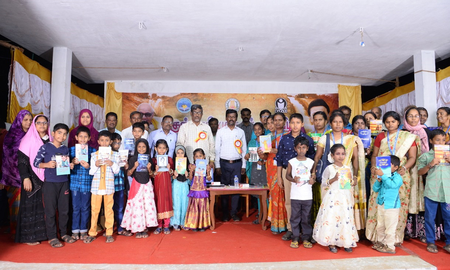 தென்காசி புத்தகத் திருவிழாவில் ரூ.51 லட்சத்திற்கு புத்தகங்கள் விற்பனை தென்காசி புத்தகத் திருவிழாவில் ரூ.51 லட்சத்திற்கு புத்தகங்கள் விற்பனை