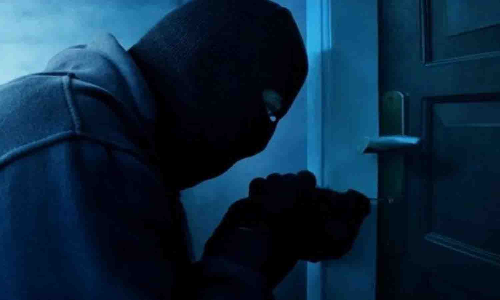 காங்கயம் அரிசி ஆலை உரிமையாளர் வீட்டில் கொள்ளை - கொள்ளையர்களுக்கு போலீஸ் வலைவீச்சு