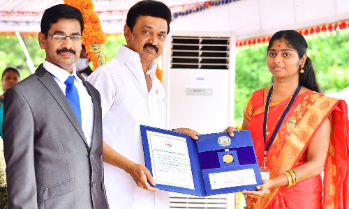 துணிவு, சாகச செயலுக்காக கீழ்வேளூர் எழிலரசிக்கு கல்பனா சாவ்லா விருது