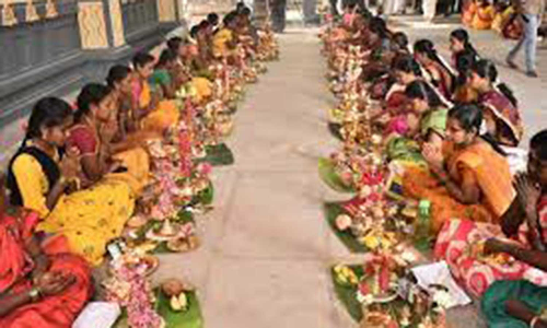 அழகிய நாச்சியம்மன் கோயில் திருவிளக்குபூஜை   நடைபெற்றது