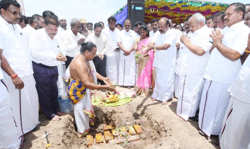 வேளாண் விரிவாக்க மையம்: அமைச்சர் பெரியகருப்பன் அடிக்கல் நாட்டல்