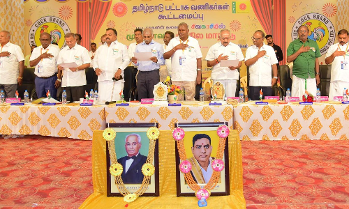 பட்டாசுக்கான  ஜி.எஸ்.டி வரியை குறைக்க வேண்டும்