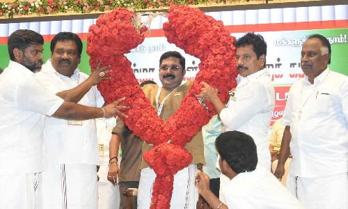 அ.ம.மு.க.வில் தலைவர் பதவிக்கு தேர்தல் நடத்த முடிவு- டி.டி.வி.தினகரன் தலைமையில் நடந்த கூட்டத்தில் தீர்மானம்