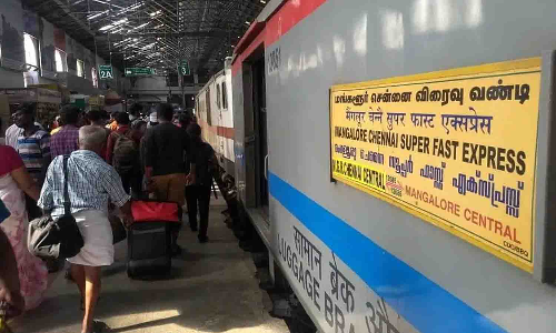 மங்களூருவில் இருந்து சென்னைக்கு திருப்பூர் வழியாக சிறப்பு ரெயில் இயக்கம்